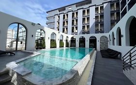 Embryo Hotel